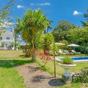 5* Bed & Breakfast Cedar House Boutique